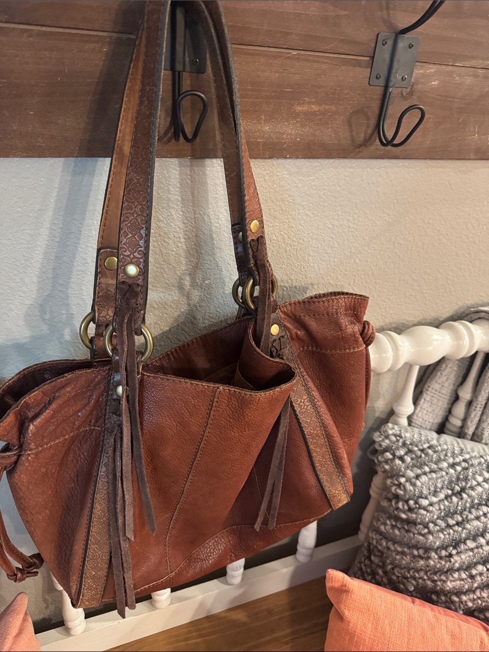 LUCKY 🍀 EUC Leather Tote Bag in Chestnut Brown - Stylish Everyday Carry